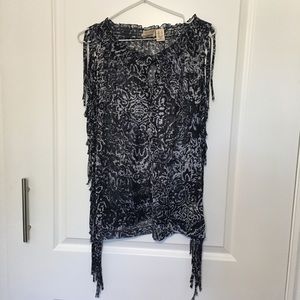 DKNY Jeans Women’s sleeveless sheer Mob Wife fringed top. Size small. EUC
